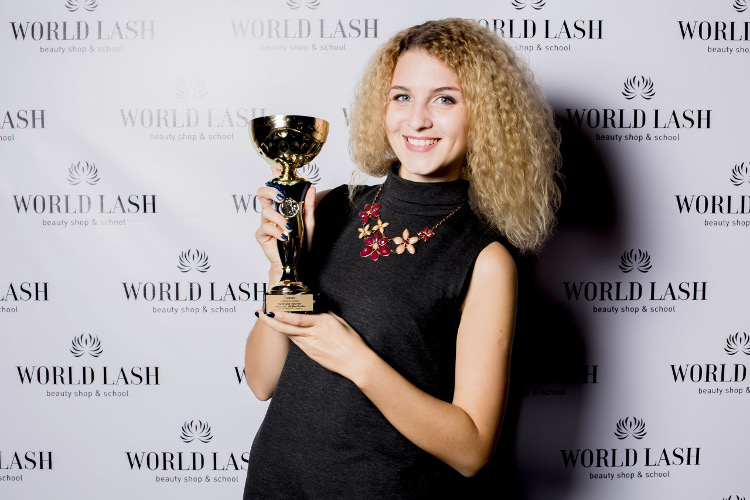 Мастер бровист